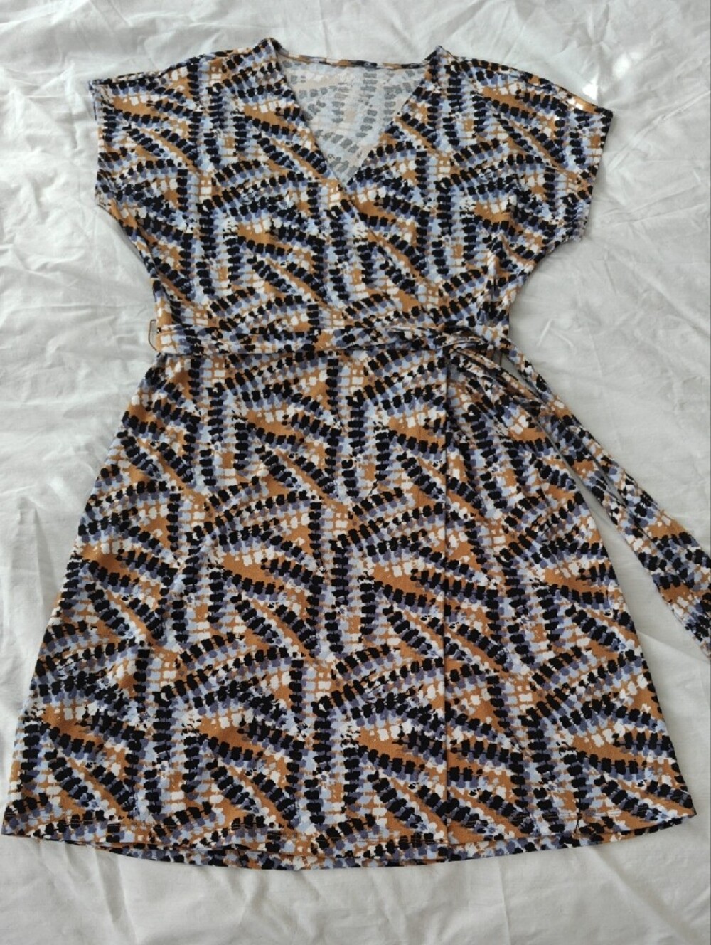 Nine West Abstract Print Mini Wrap Dress in Black, Lavender, White & Tan, Size M